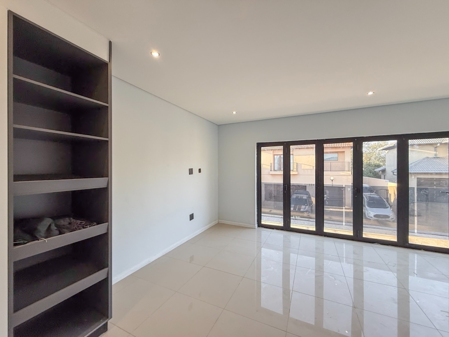 5 Bedroom Property for Sale in Melodie North West